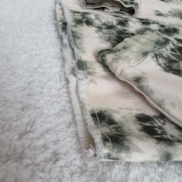 Sanctuary Cream and Green Tie-Dye Jean Jacket - Picture 10 of 16